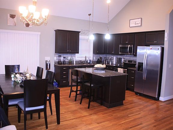 4th image of 114 Seven Oaks Dr