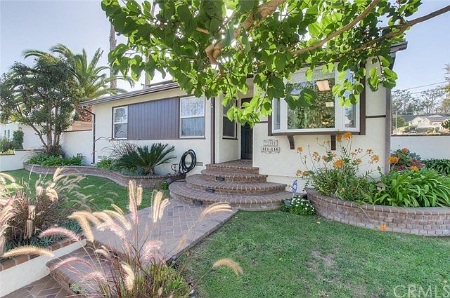 Welcome to this lovely, tranquil, Southwood neighborhood in the highly desirable West Torrance area, tucked away behind Wilderness Park.