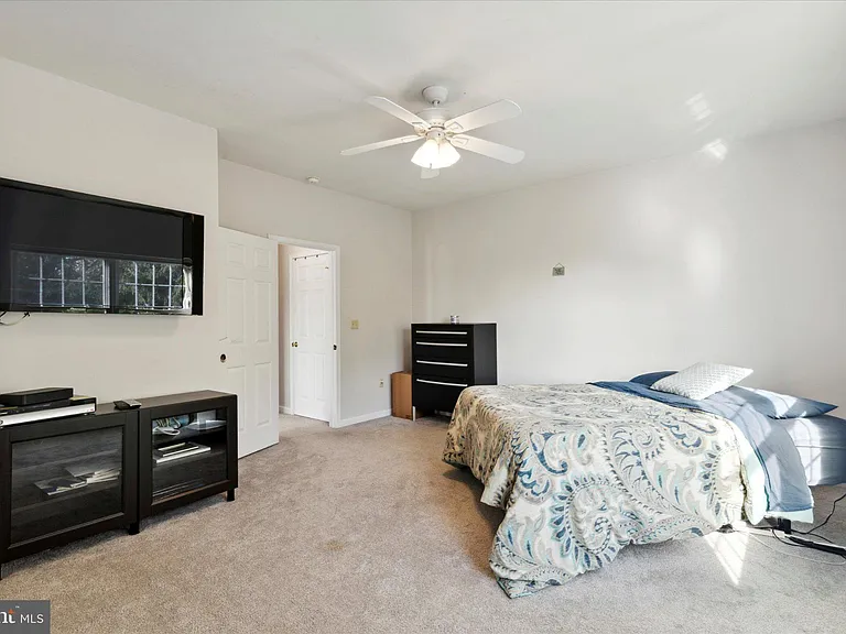 535 Gerhard St #1 — Photo 23