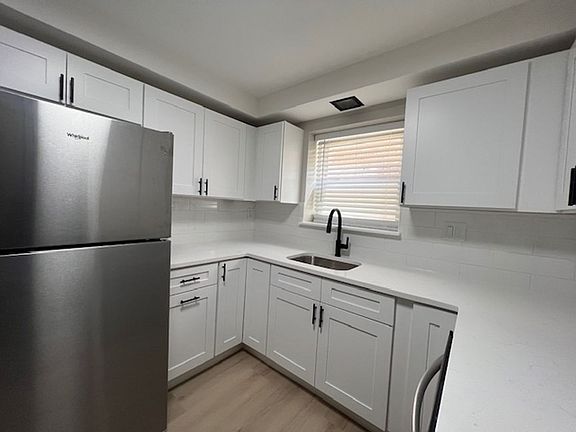 5th image of 5646 N Jersey Ave #5646