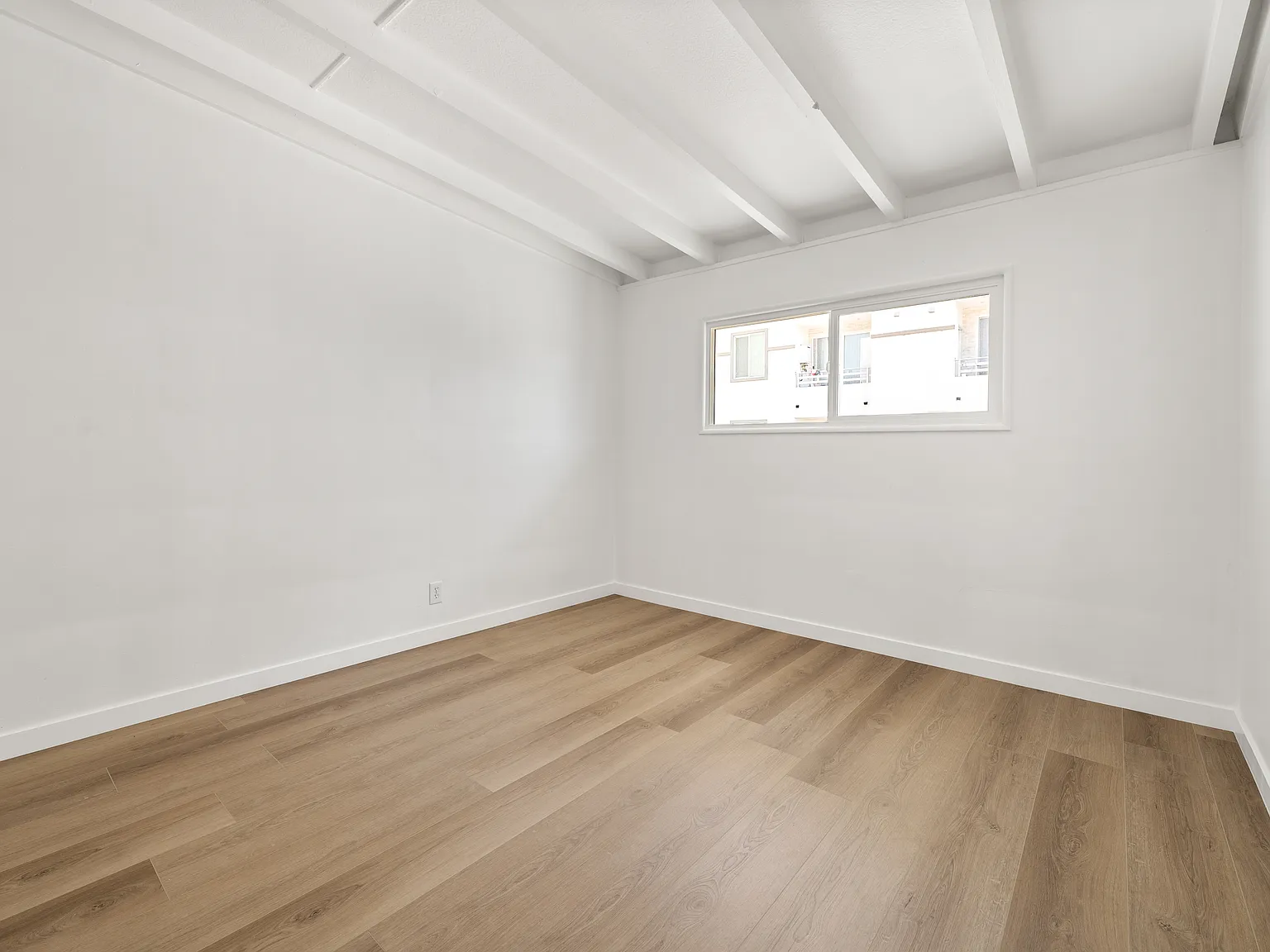 1 bed, 725 sqft, $2,099 — Photo 4