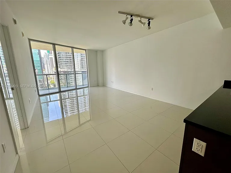 475 Brickell Ave #1614 — Photo 5