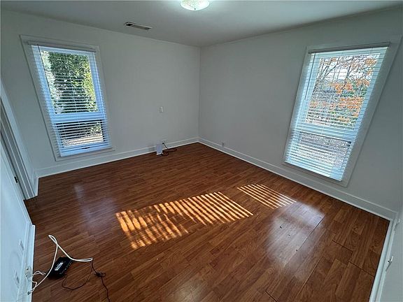 3rd image of 1685 Chevron Way APT 1