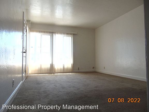 2nd image of 347 38th St #347