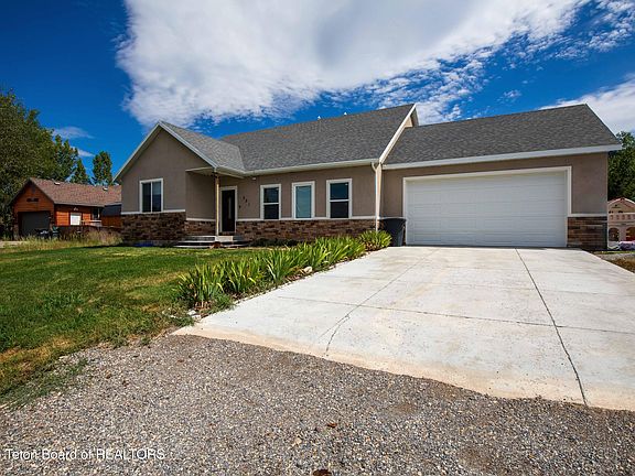 5th image of 321 Alta Dr