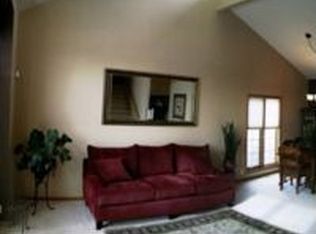 17116 Pierce St, Omaha, NE 68130