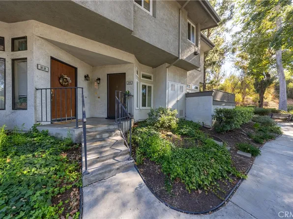 26 Blackbird Ln, Pomona, CA 91766