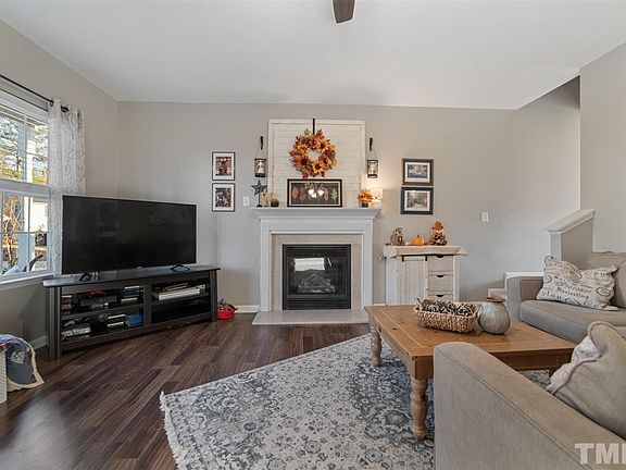 3rd image of 612 Prickly Pear Dr