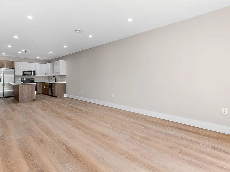 The Block at 22 Everett St — Photo 9