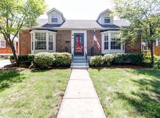 921 W Daniel St, Champaign, IL 61821