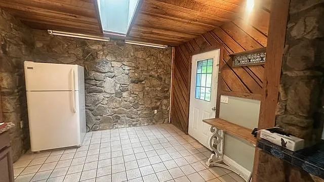 2195 Old Mountain Rd — Photo 3
