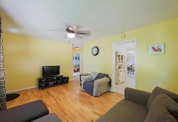 5th image of 1128 Parkwood Ave