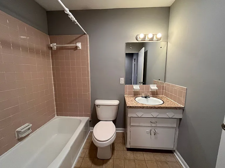 915 Moreland Dr — Photo 24