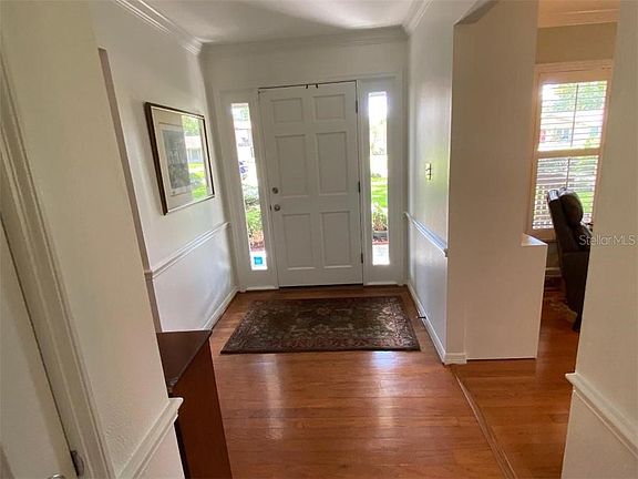 3rd image of 908 Pinar Dr