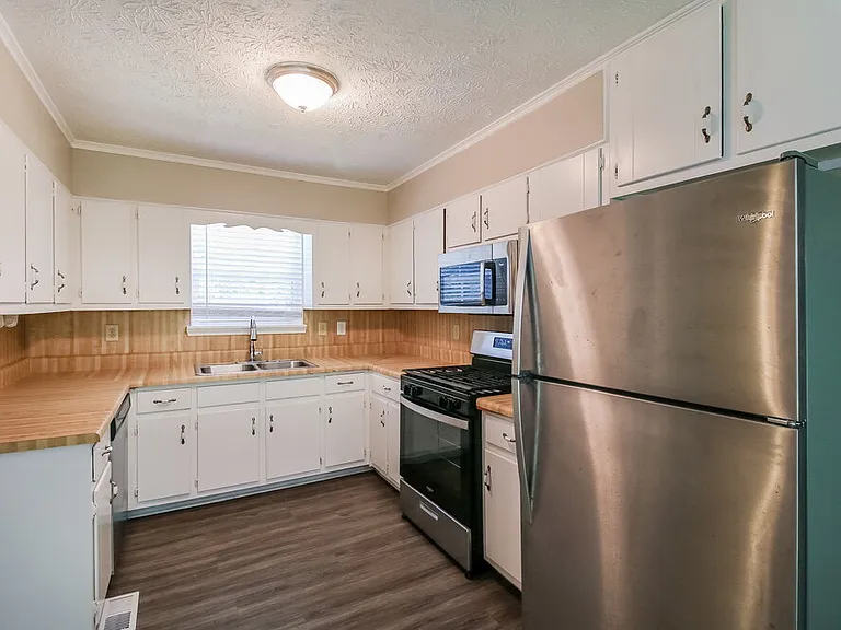 9227 Chestnut Lake Dr — Photo 8