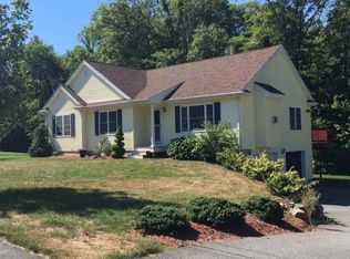 12 Oak Bluff Dr, Attleboro, MA 02703