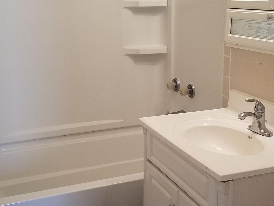 2nd image of 832 N Georgie Ave