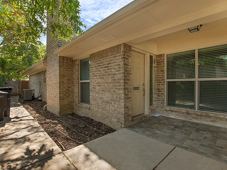 6463 Waverly Way — Photo 6