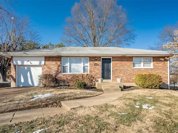 9415 High Hill Ct, Saint Louis, MO 63126