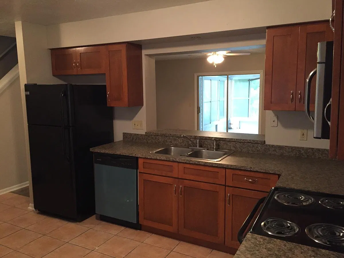 2 bed, 2.5 bath, 1114 sqft, $1,800 — Photo 2