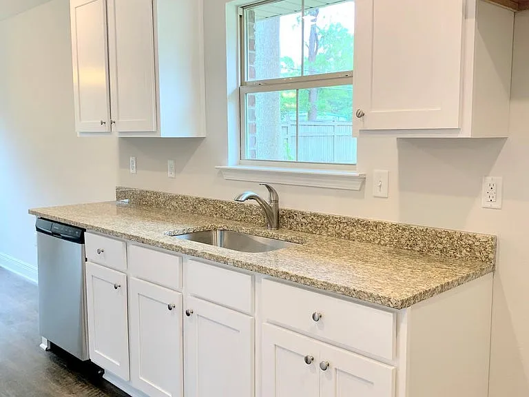 16509 Lexington Ct — Photo 8