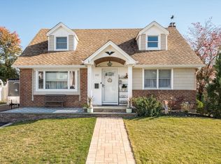 153 Peters Ave, East Meadow, NY 11554