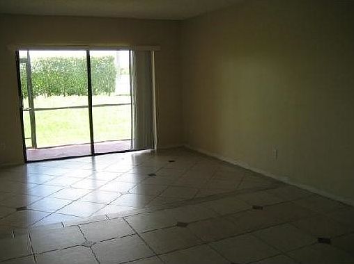 4th image of 7931 Southgate Blvd #9E