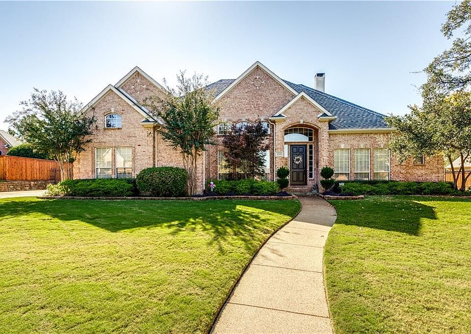 1st image of 1221 Forest Hills Dr