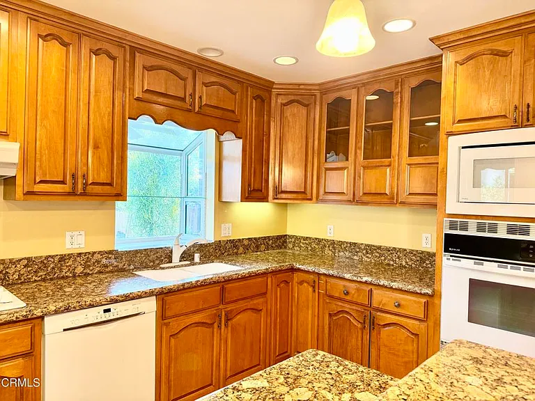 1736 Vistillas Rd — Photo 15