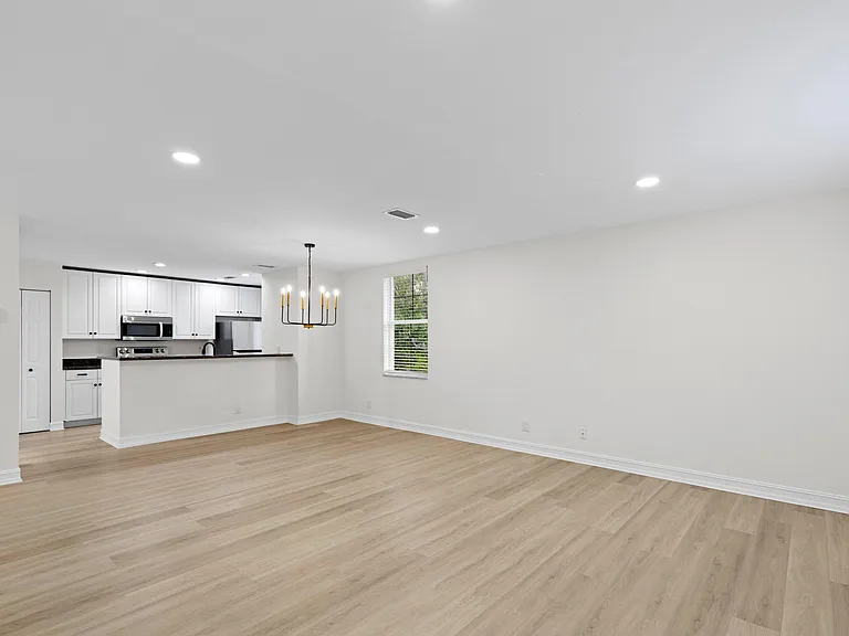 1127 Florida Ave — Photo 8