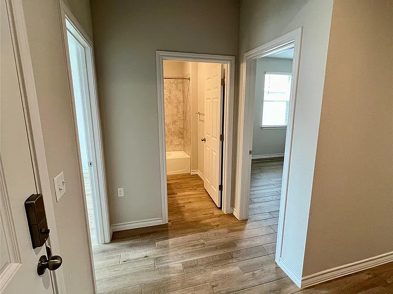 11908 Saddle Rock Dr — Photo 12