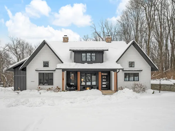 70037 Winding Pines Pkwy, Niles, MI 49120