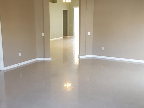 2nd image of 2282 Meadow Oak Cir