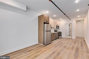 3rd image of 2234 N Franklin St #1