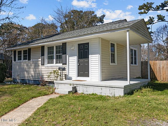 3rd image of 101 Robin Road