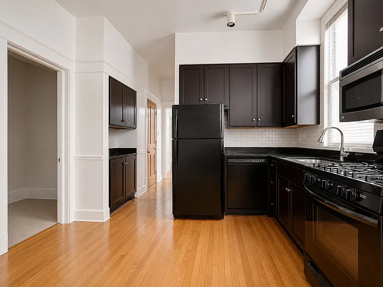 1217 W George St #1F — Photo 12