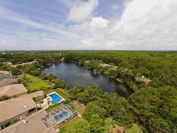 3rd image of 9558 Westgate Cir
