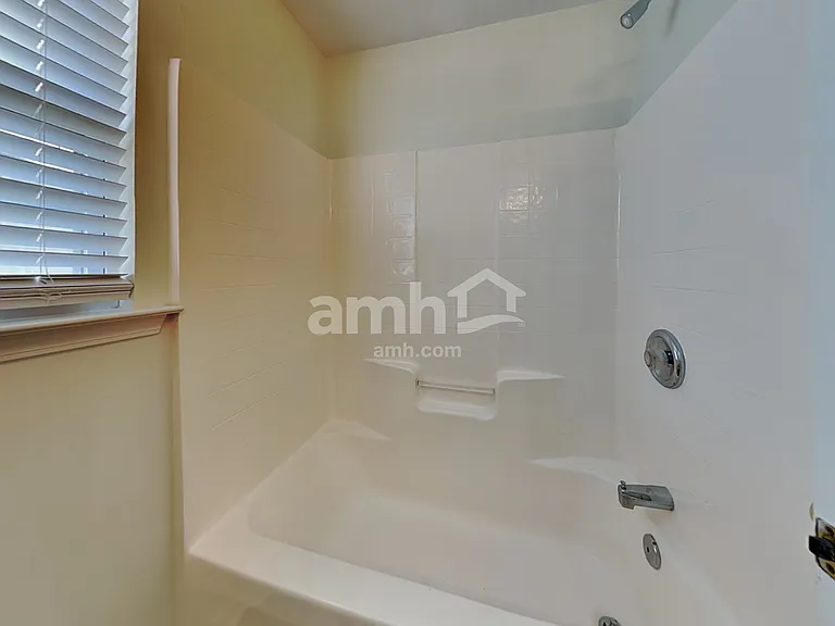 218 Bellport Dr — Photo 14
