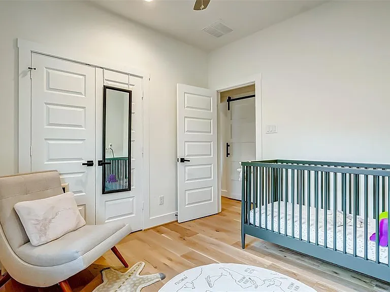 306 E 28th St #B — Photo 28