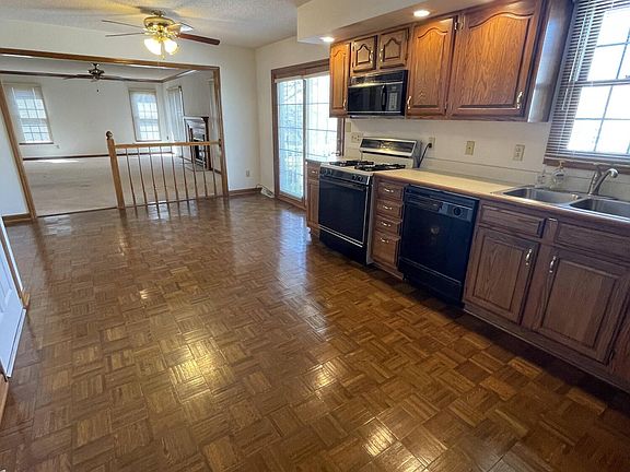 5th image of 8 Nightingale Ct