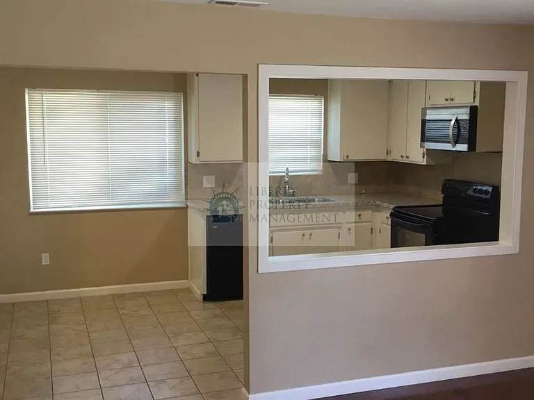842 Amber Pl — Photo 3