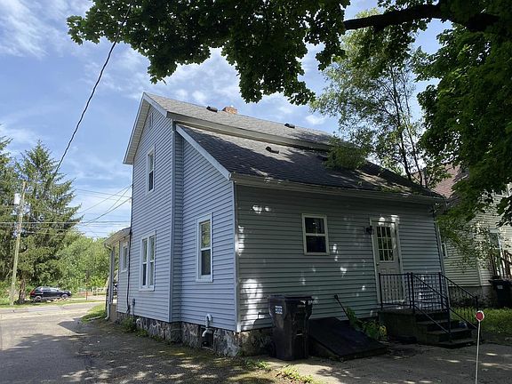 3rd image of 148 N West St