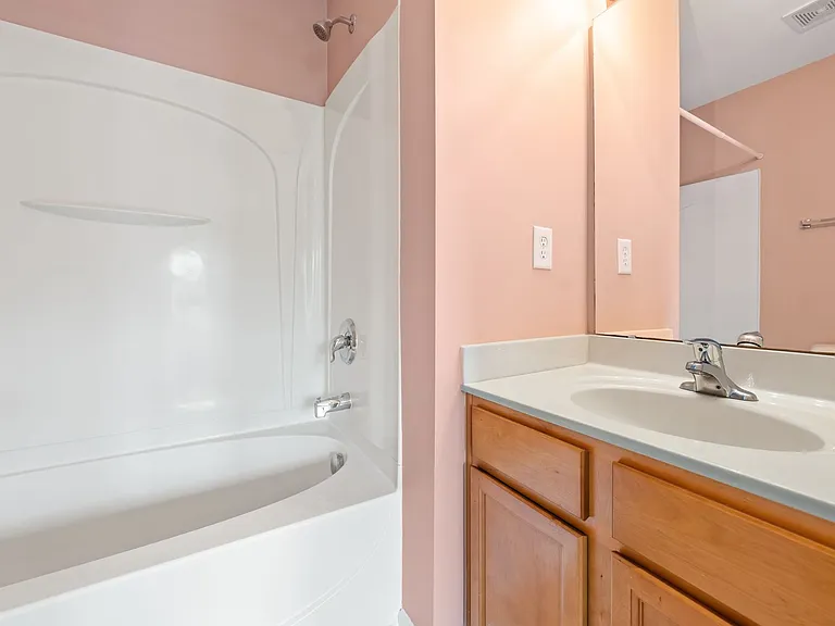 100 Stratford Lakes Dr #160 — Photo 14
