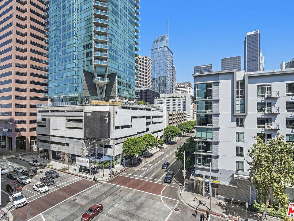 1st image of 600 W 9th St APT 706