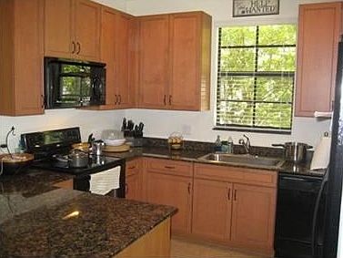 3rd image of 246 E Chrystie Cir