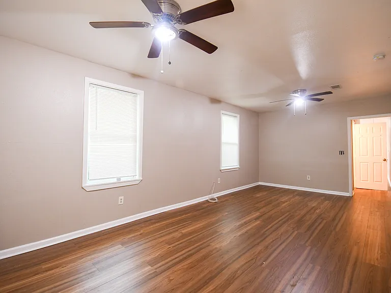 1021 Egania St #A — Photo 2