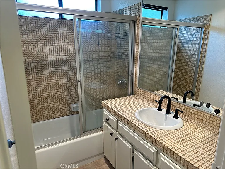 22518 Avenue San Luis — Photo 16