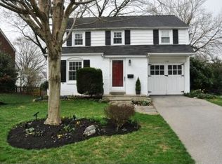 128 Hickory Ln, Bryn Mawr, PA 19010