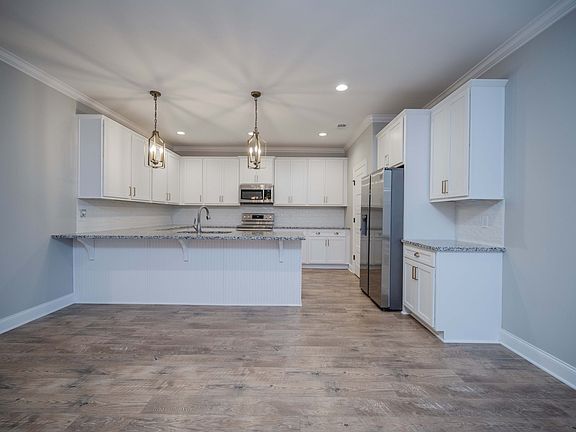 3rd image of 418 McChrystal Dr