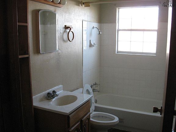 4th image of 114 Dundee Dr